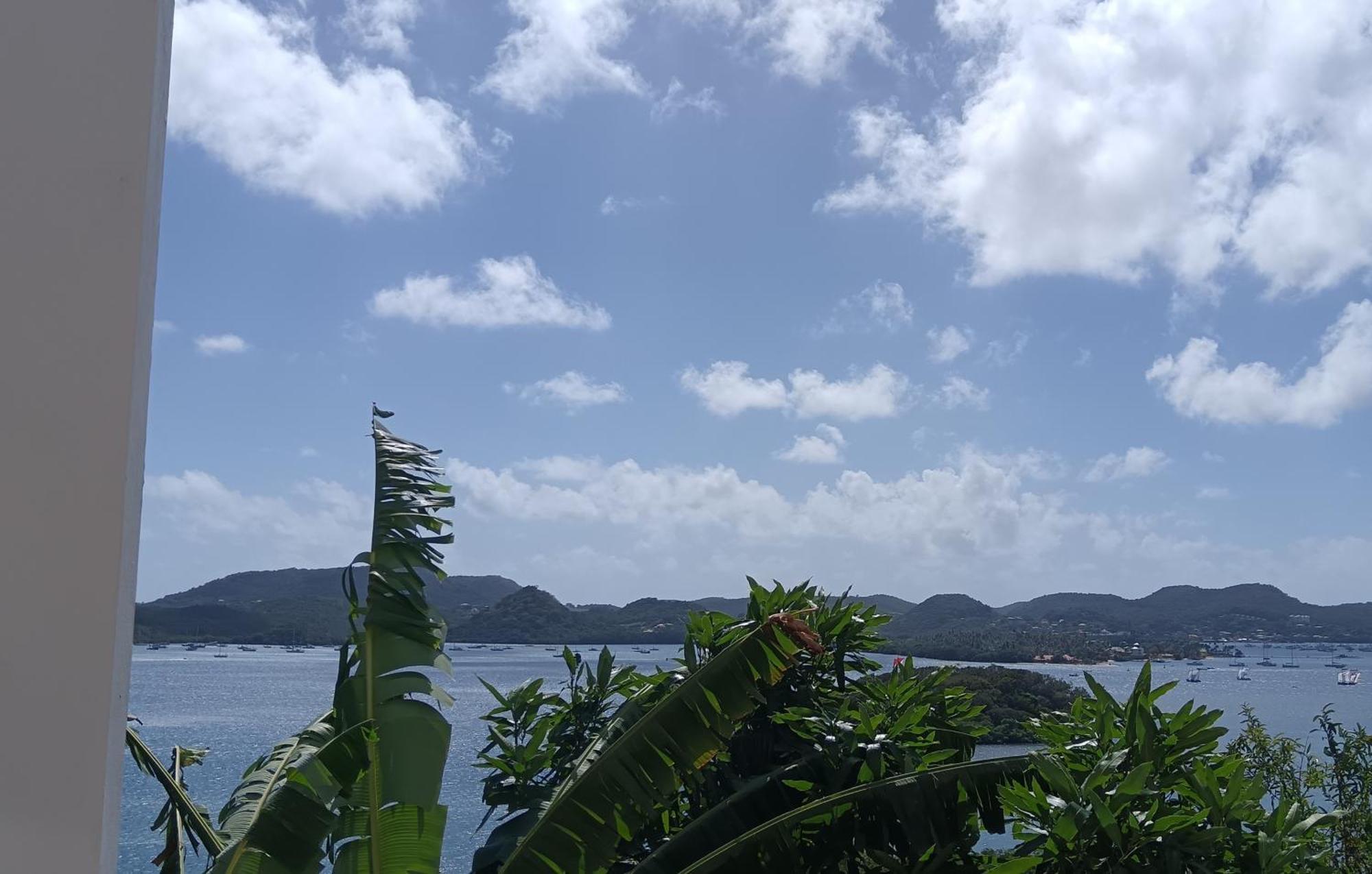 شقة F2 Familial - Vue Imprenable Sur La Baie Du Marin Le Marin المظهر الخارجي الصورة